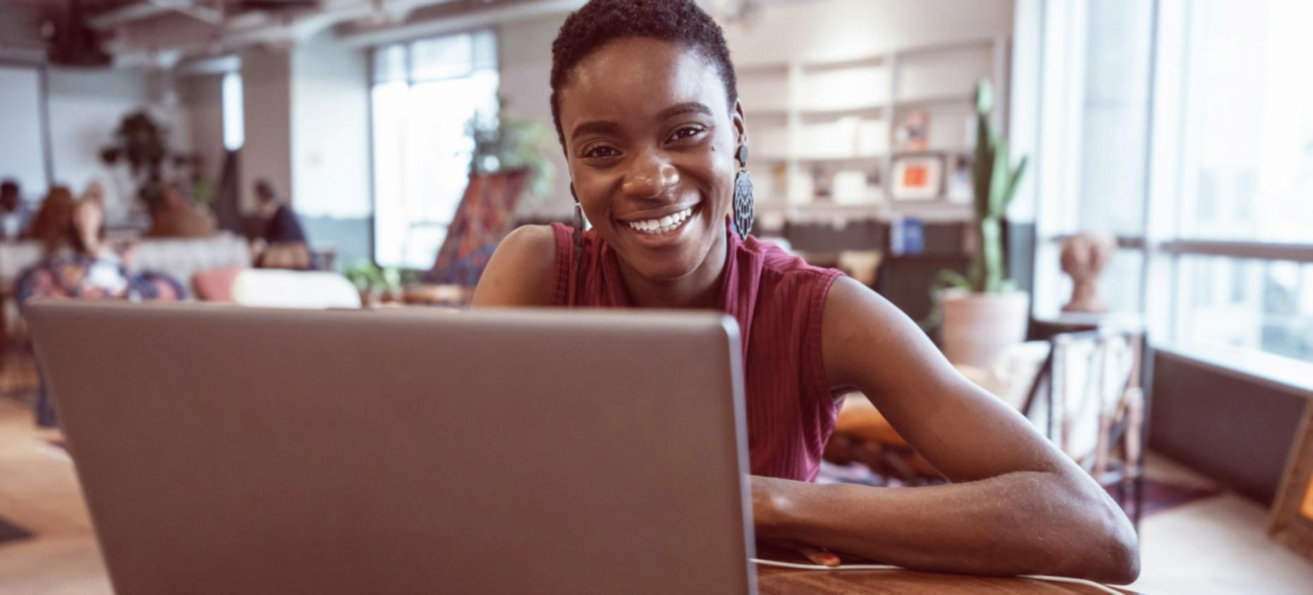 Materiales de trabajo y plantillas de presupuesto disponibles en webinarios